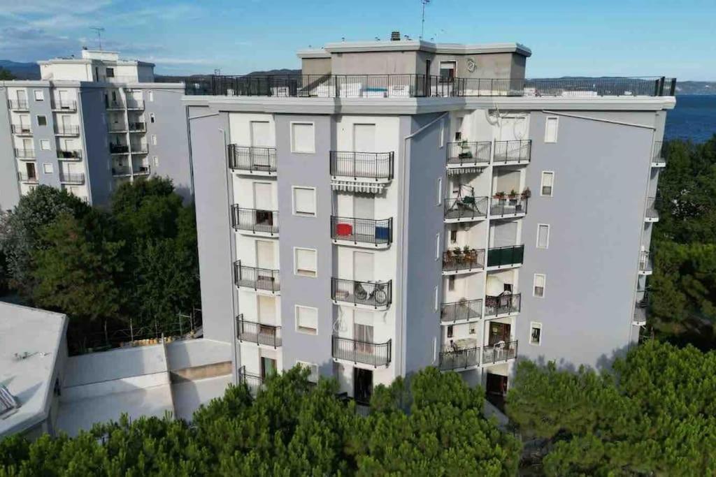 Appartamento Luxury Vista Mare Per 6 Persone A Marina Julia Exterior foto
